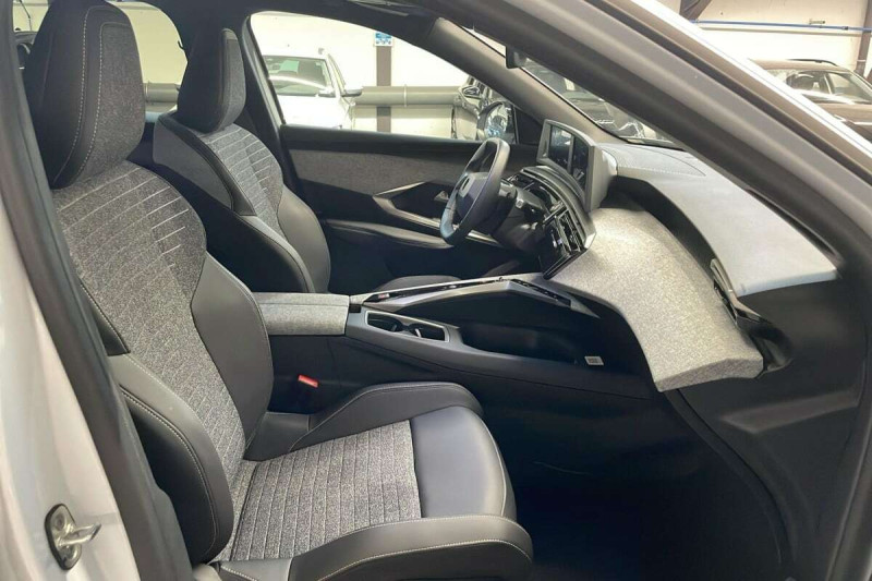 PEUGEOT 3008 HYBRID 145 E-DCS6 ALLURE