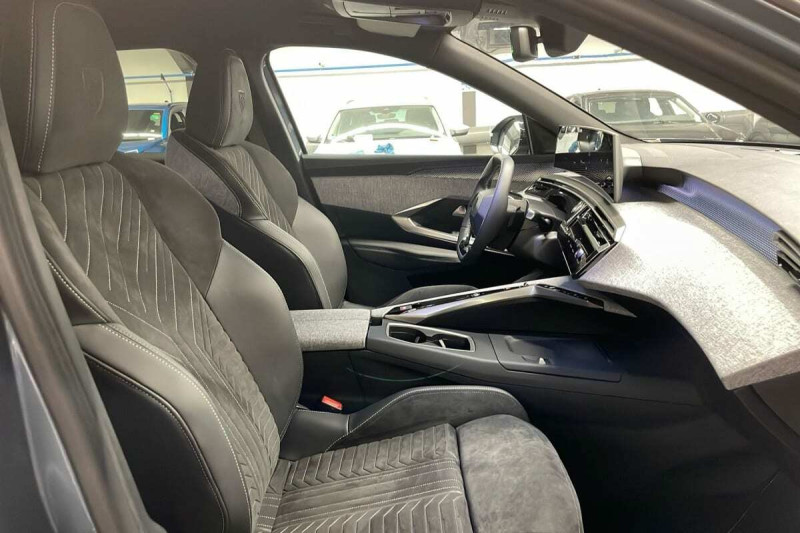 PEUGEOT 3008 HYBRID 145 E-DCS6 GT