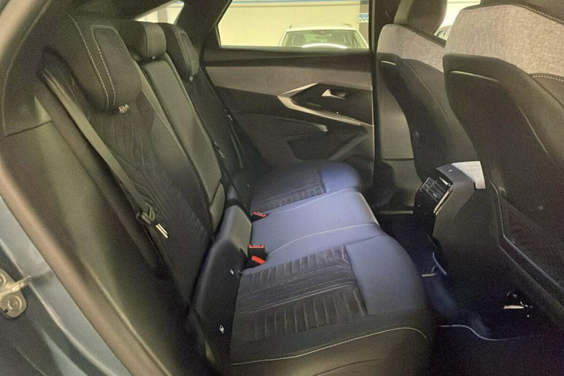 PEUGEOT 3008 HYBRID 145 E-DCS6 GT