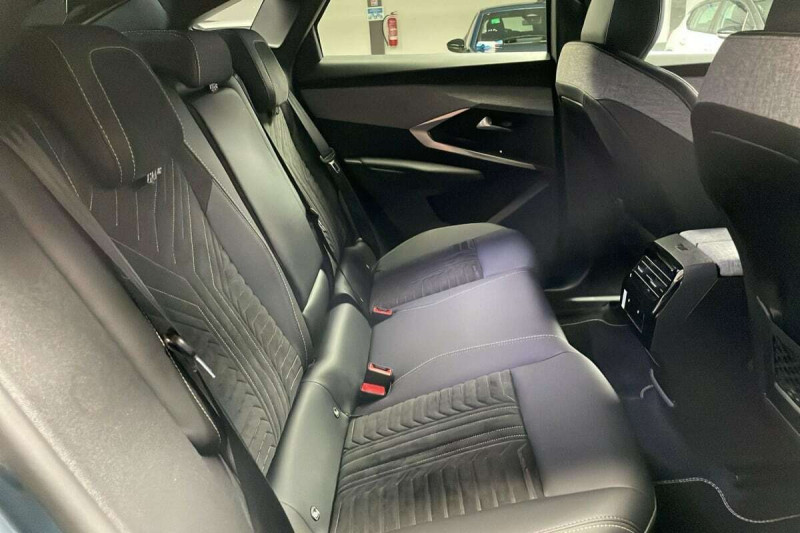 PEUGEOT 3008 HYBRID 145 E-DCS6 GT