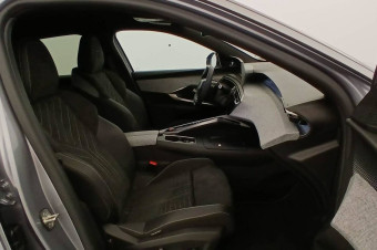 PEUGEOT 3008 HYBRID 145 E-DCS6 GT