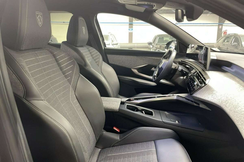 PEUGEOT 5008 HYBRID 145CH E-DCS6 GT