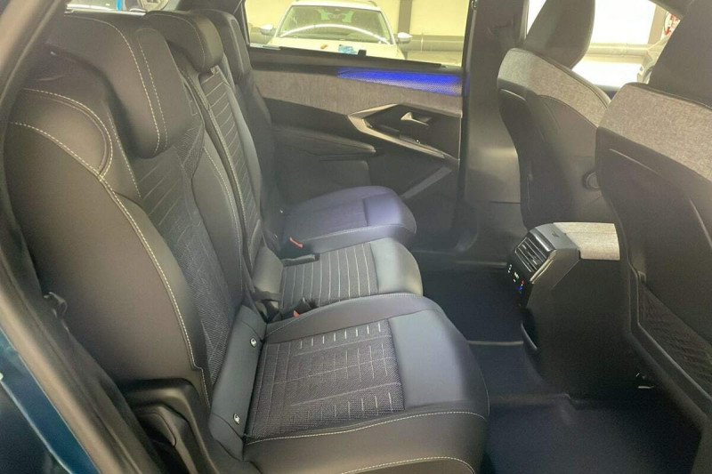 PEUGEOT 5008 HYBRID 145CH E-DCS6 GT