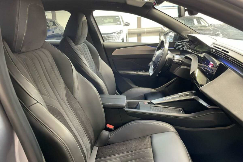 PEUGEOT 308 SW PHEV 225 E-EAT8 GT
