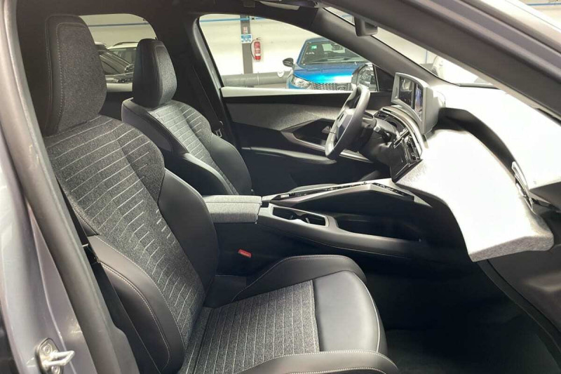 PEUGEOT 3008 HYBRID 145 E-DCS6 ALLURE