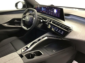 PEUGEOT 5008 GT 1.2 HYBRID 145