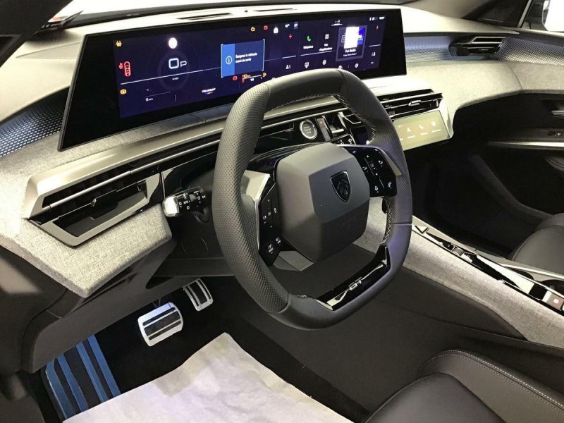 PEUGEOT 5008 GT 1.2 HYBRID 145