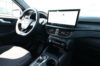 FORD KUGA 180 FHEV ST-LINE