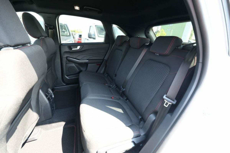 FORD KUGA 180 FHEV ST-LINE
