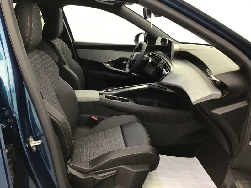 PEUGEOT 3008 HYBRID 145 E-DCS6 ALLURE