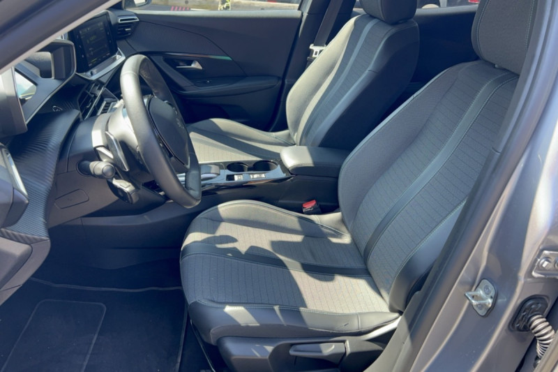 PEUGEOT 2008 130 EAT8 ALLURE PACK PLUS
