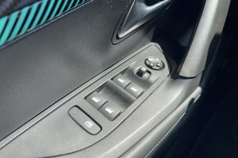 PEUGEOT 2008 130 EAT8 ALLURE PACK PLUS