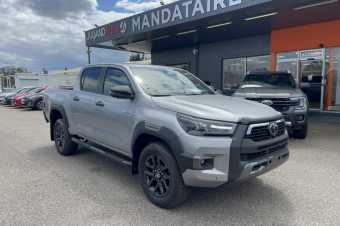 TOYOTA HILUX 2.8 204 BVA INVINCIBLE 4PL