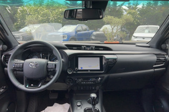 TOYOTA HILUX 2.8 204 BVA INVINCIBLE 4PL