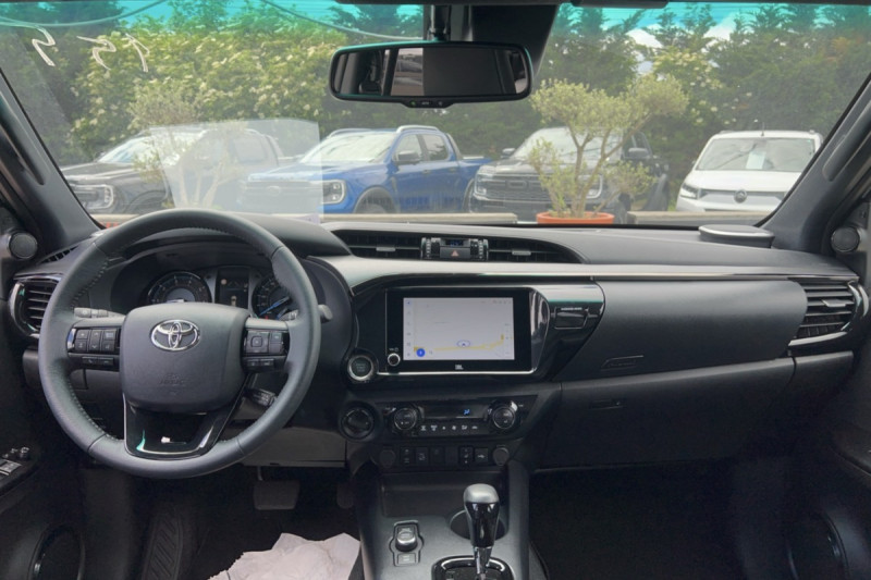 TOYOTA HILUX 2.8 204 BVA INVINCIBLE 4PL