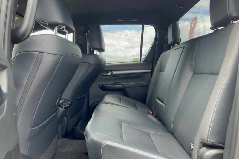 TOYOTA HILUX 2.8 204 BVA INVINCIBLE 4PL