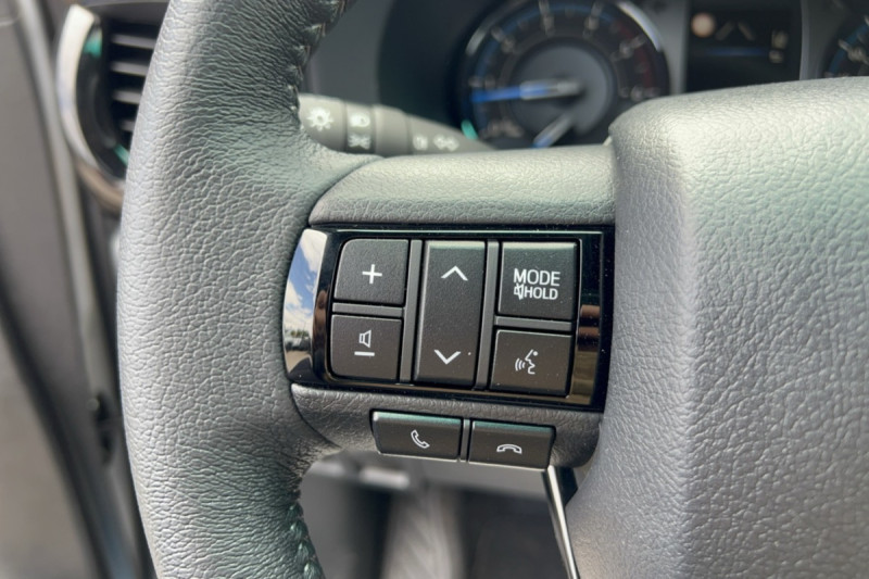 TOYOTA HILUX 2.8 204 BVA INVINCIBLE 4PL