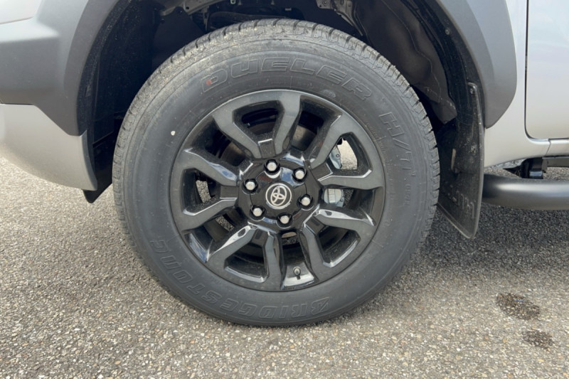 TOYOTA HILUX 2.8 204 BVA INVINCIBLE 4PL