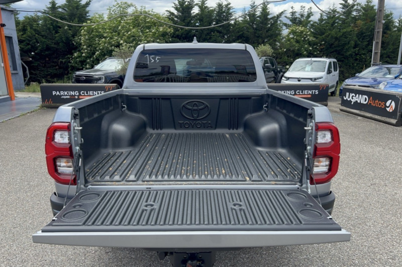 TOYOTA HILUX 2.8 204 BVA INVINCIBLE 4PL