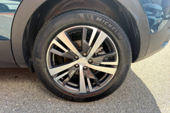 PEUGEOT 3008 1.5 BLUE HDI130 EAT8 ALLURE