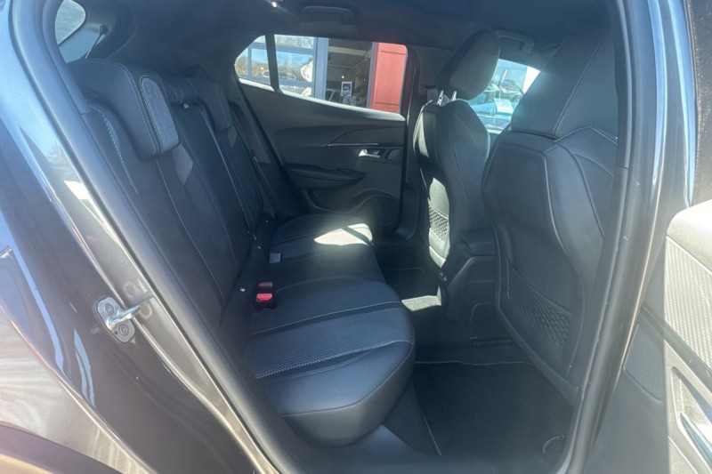 PEUGEOT 2008 1.2 130 EAT8 GT