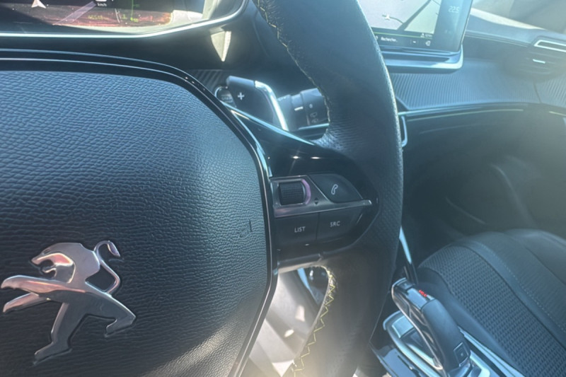 PEUGEOT 2008 1.2 130 EAT8 GT