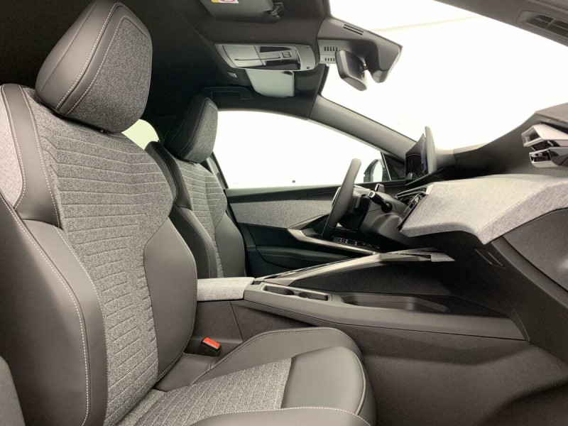 PEUGEOT 5008 HYBRID 145 E-DCS6 ALLURE
