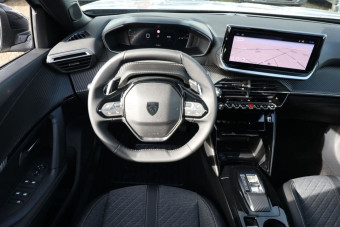 PEUGEOT 2008 HYBRID 145 E-DCS6 ALLURE