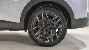 PEUGEOT 5008 HYBRID 145 E-DCS6 GT