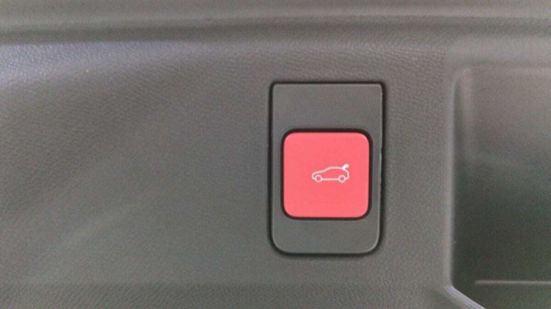 PEUGEOT 5008 HYBRID 145 GT E-DCS6