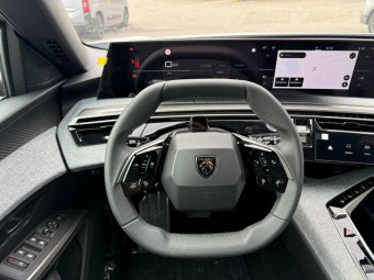 PEUGEOT 5008 HYBRID 145 E-DCS6 ALLURE