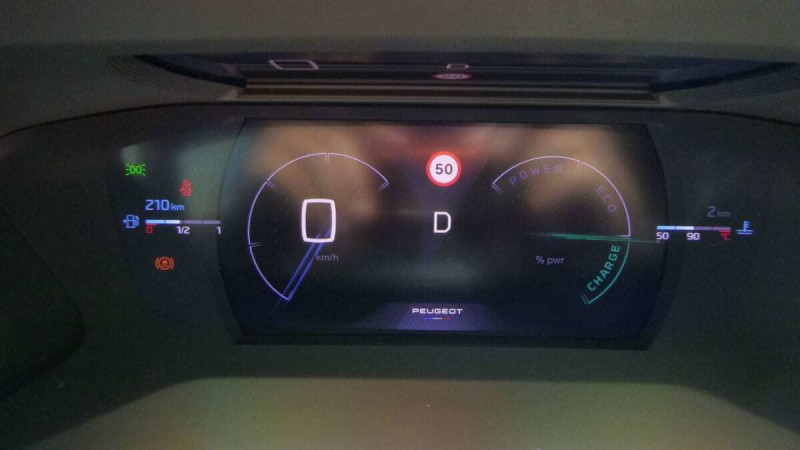 PEUGEOT 2008 HYBRID 145 E-DCS6 GT