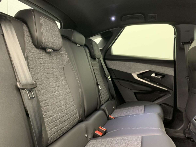 PEUGEOT 3008 HYBRID 145 E-DCS6 ALLURE