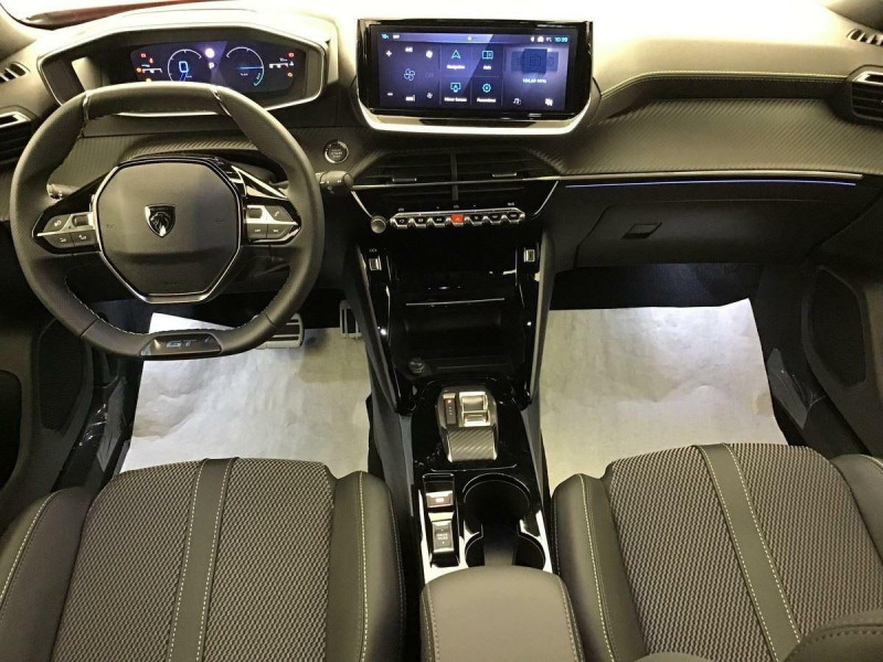 PEUGEOT 2008 HYBRID 136 E-DCS6 GT