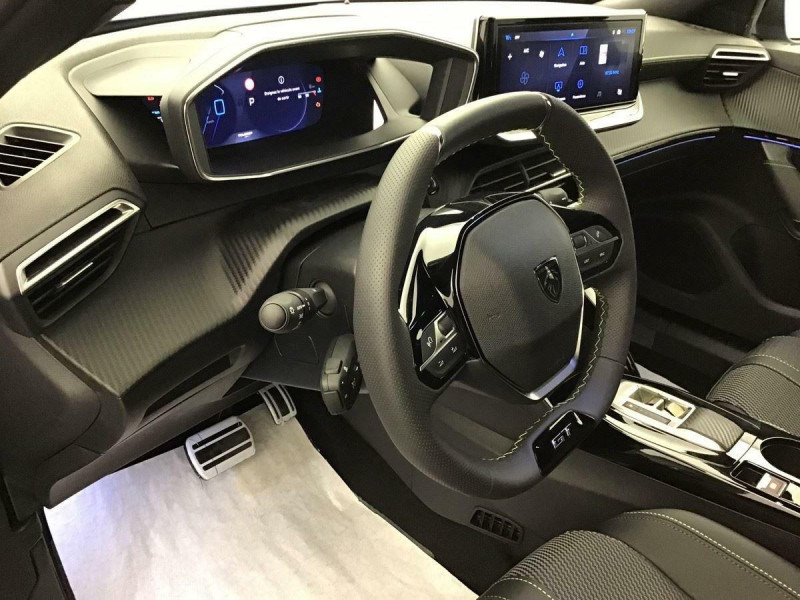 PEUGEOT 2008 HYBRID 136 E-DCS6 GT