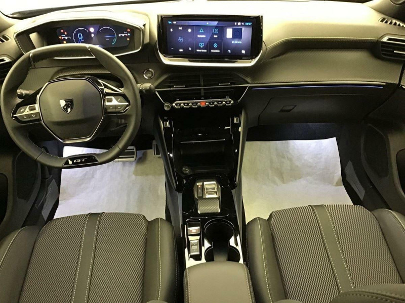 PEUGEOT 2008 HYBRID 136 E-DCS6 GT