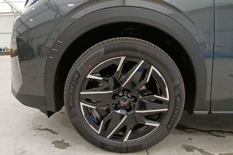 PEUGEOT 3008 HYBRID 136 E-DCS6 GT