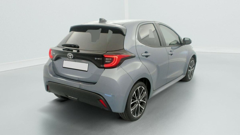 TOYOTA YARIS HYBRID 116H DESIGN