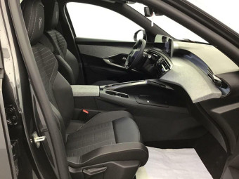 PEUGEOT 5008 GT 1.2 HYBRID 145