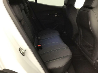PEUGEOT 2008 HYBRID 145 GT 1.2 HYBRID 136