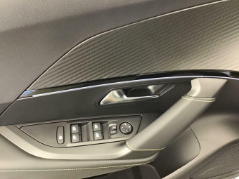 PEUGEOT 2008 HYBRID 145 GT 1.2 HYBRID 136