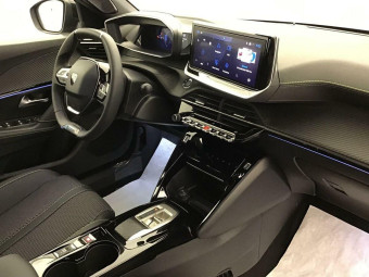 PEUGEOT 2008 HYBRID 145 GT 1.2 HYBRID 136