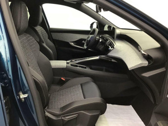 PEUGEOT 3008 HYBRID 145 E-DCS6 ALLURE