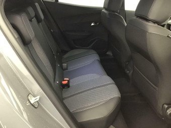 PEUGEOT 2008 ALLURE HYBRID 145 E-DSC6