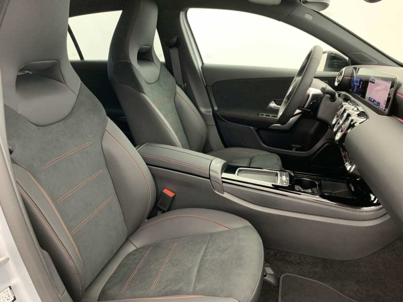 MERCEDES-BENZ CLASSE A 200 D 8G-DCT AMG LINE