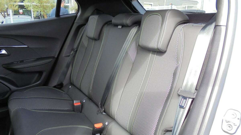 PEUGEOT 2008 HYBRID 145 E-DCS6 GT