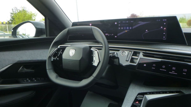 PEUGEOT 5008 HYBRID 145 E-DCS6 GT