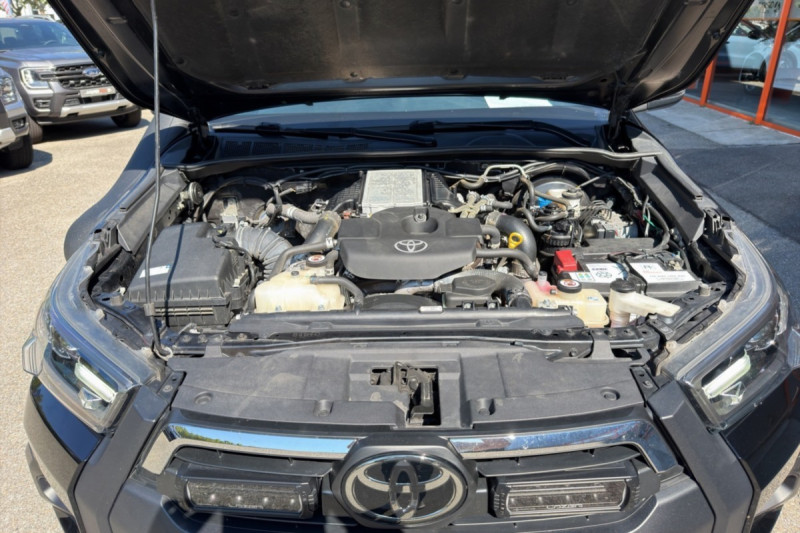 TOYOTA HILUX 2.8 204 INVINCIBLE BVM HARD-TOP