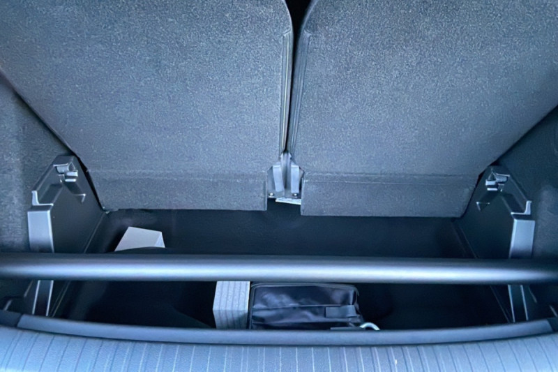 PEUGEOT 5008 HYBRID 145 E-DCS6 ALLURE PLUS