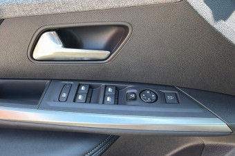 PEUGEOT 5008 HYBRID 145 E-DCS6 ALLURE PLUS